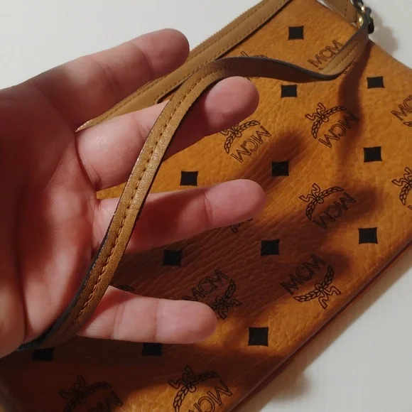 MCM Visetos Pouch/Shoulder Bag Vintage But Good Condition Overall - Picture 10 of 11